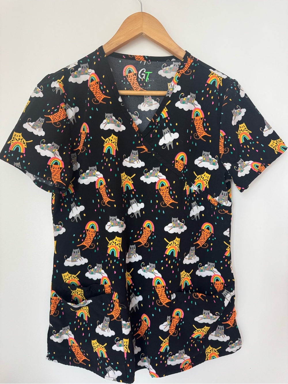 GT Performance Black Rainbow Cat Print V-Neck Scrub Top Size S